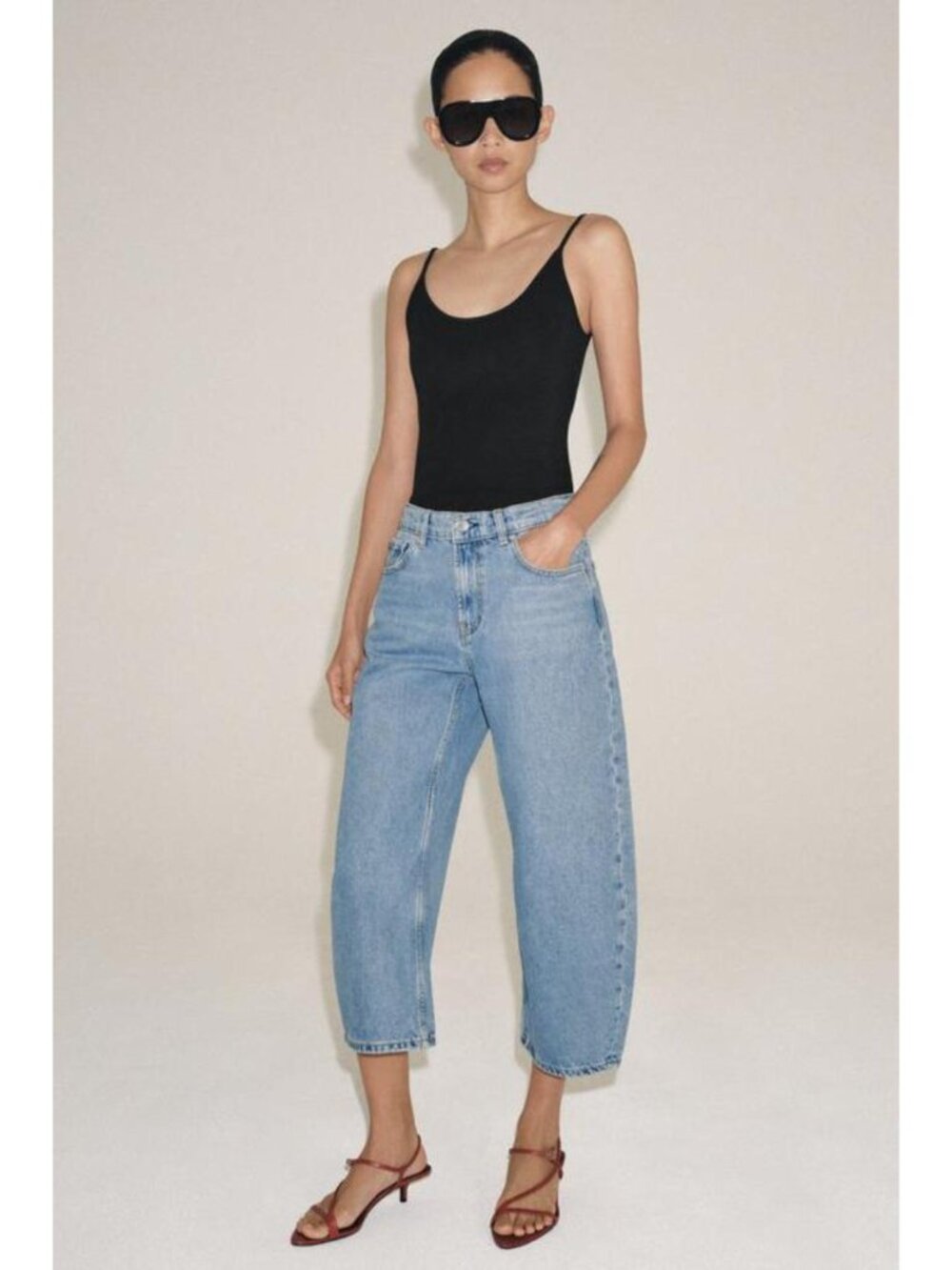 ZARA ZW COLLECTION MID-RISE CAPRI BALLOON JEANS 9632/259/400 - Picture 1 of 5